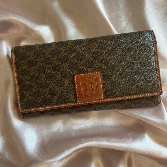 Céline Wallet - Picture 3 of 9